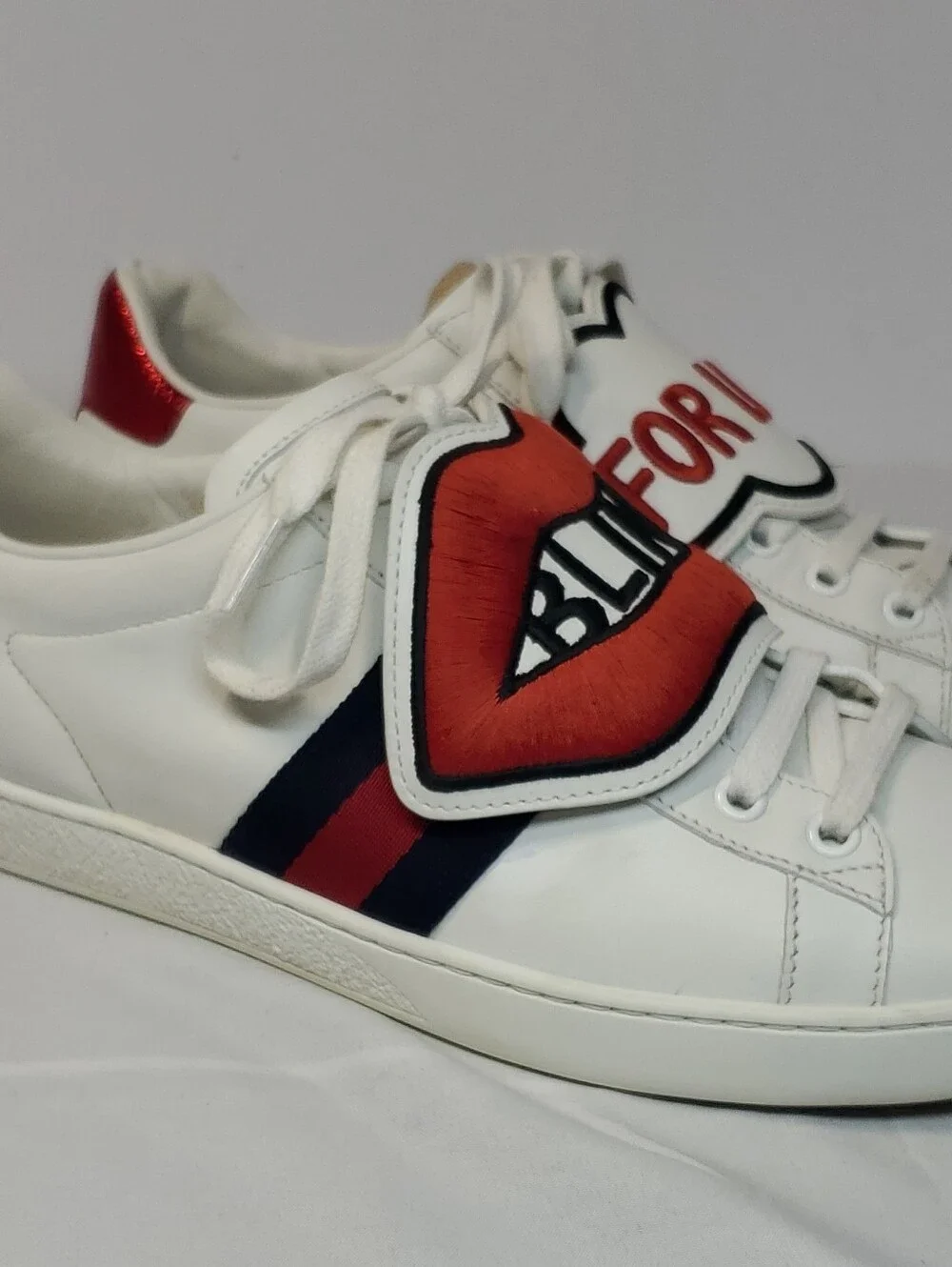 Gucci Ace Blind for Love White Leather Low Top Lace-Up Sneakers Red/Blue Mens 7